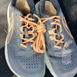 Altra Provision 7